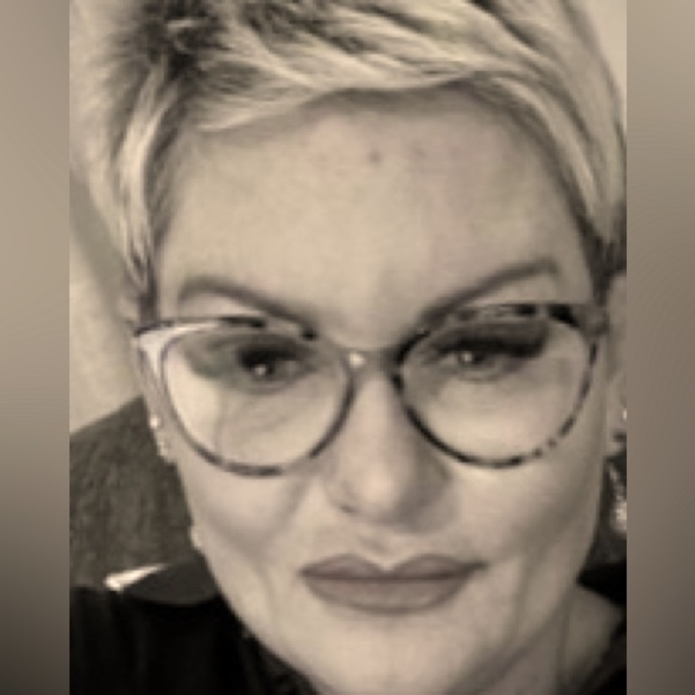 Meet your Posher, Alicia